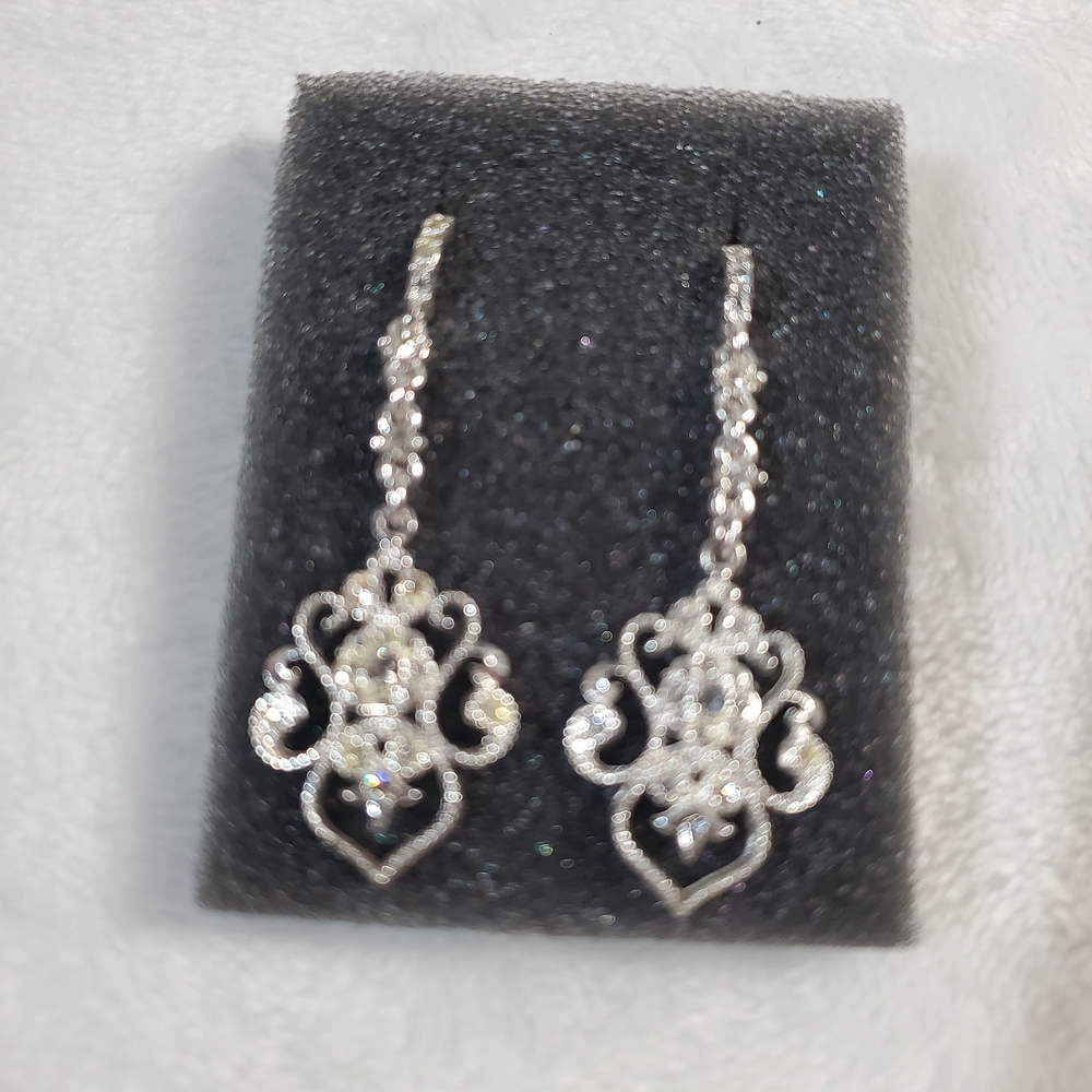 Avon Silver Dangle Earrings - Picture 2 of 8